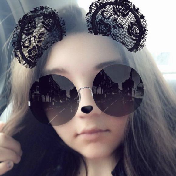 emily_derrick